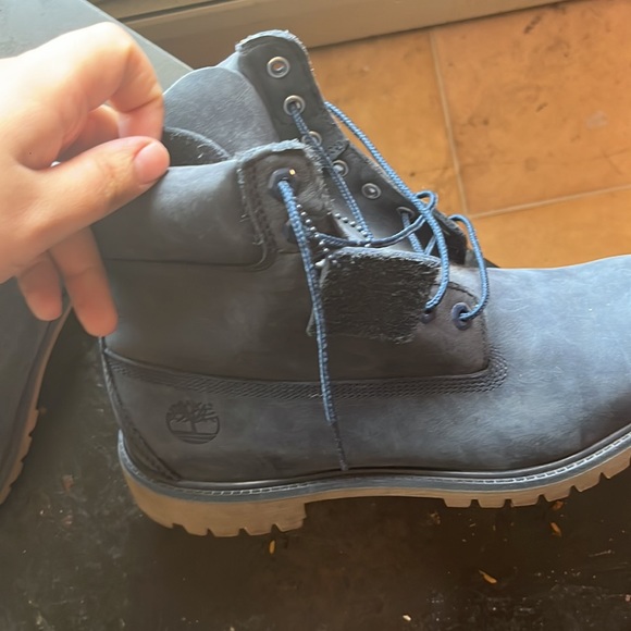 I am selling my size 11 timberlands because they are too big for me - Picture 6 of 7
